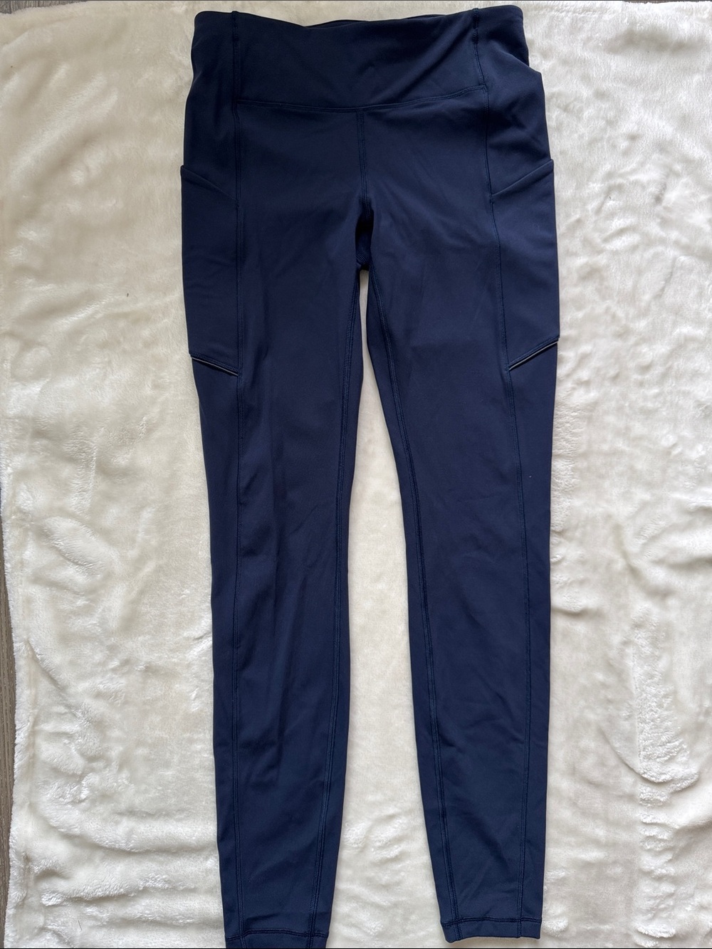 Lululemon - navy blue athletic leggings
